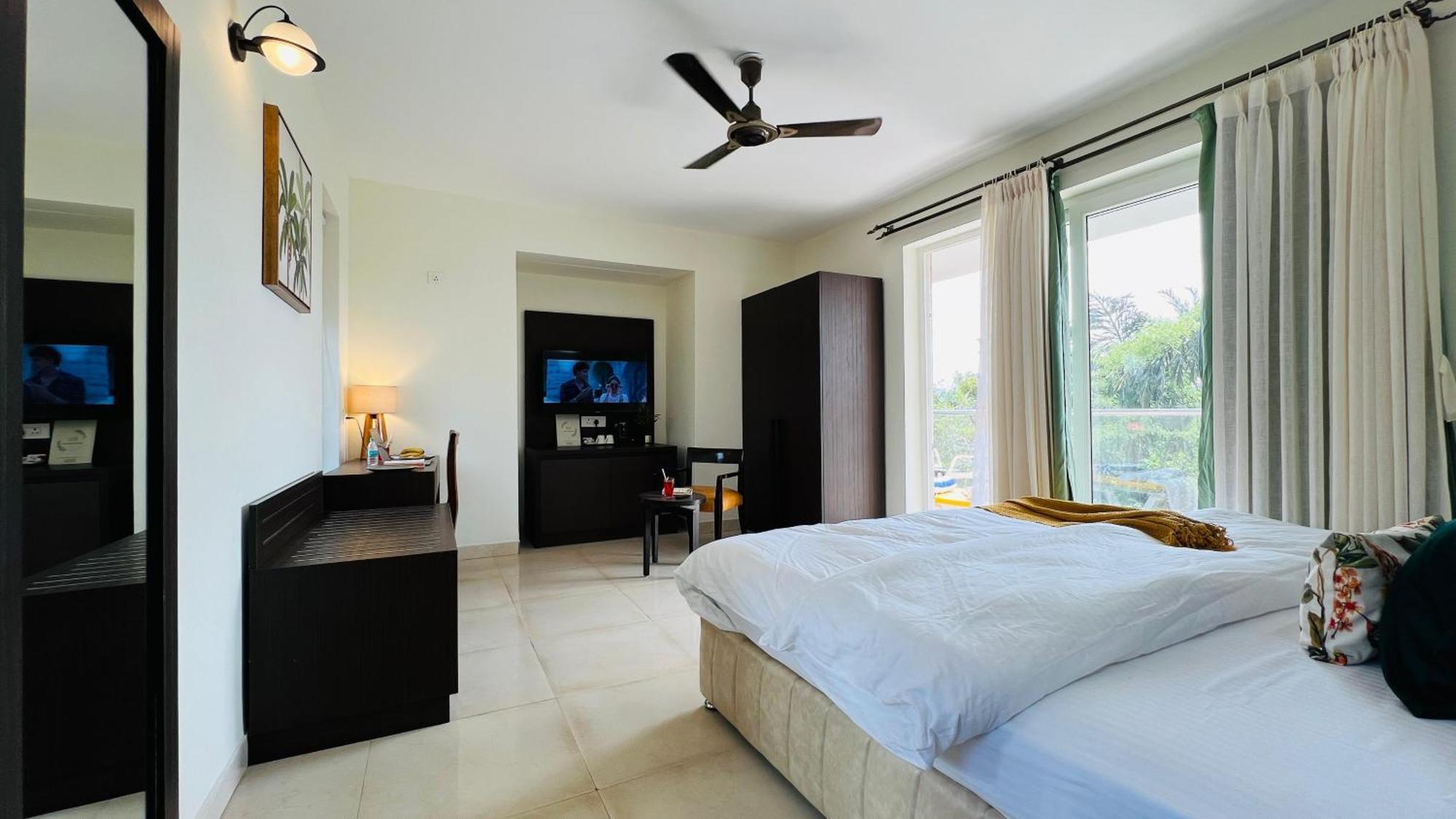 Bluo Amani Vagator - Boutique Hotel Goa อันจูนา ภายนอก รูปภาพ