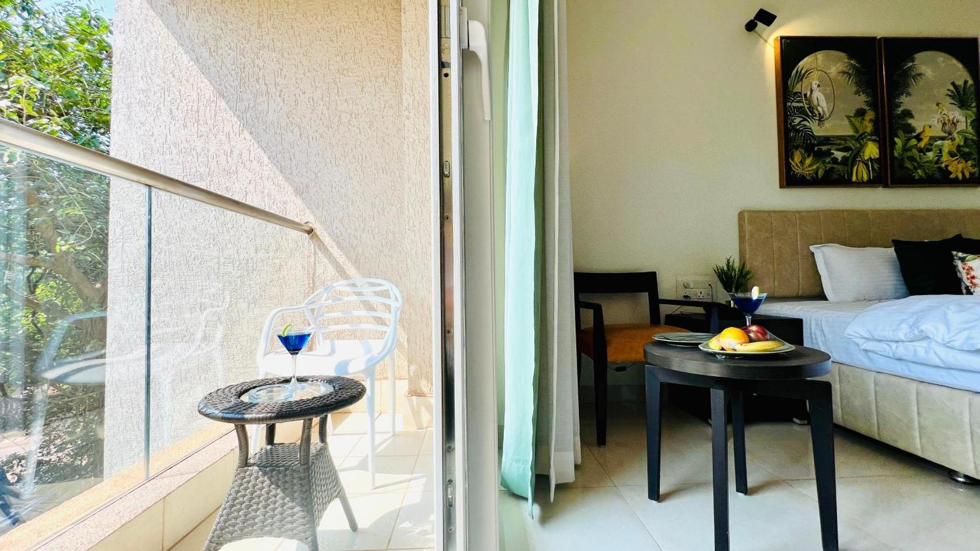 Bluo Amani Vagator - Boutique Hotel Goa อันจูนา ภายนอก รูปภาพ